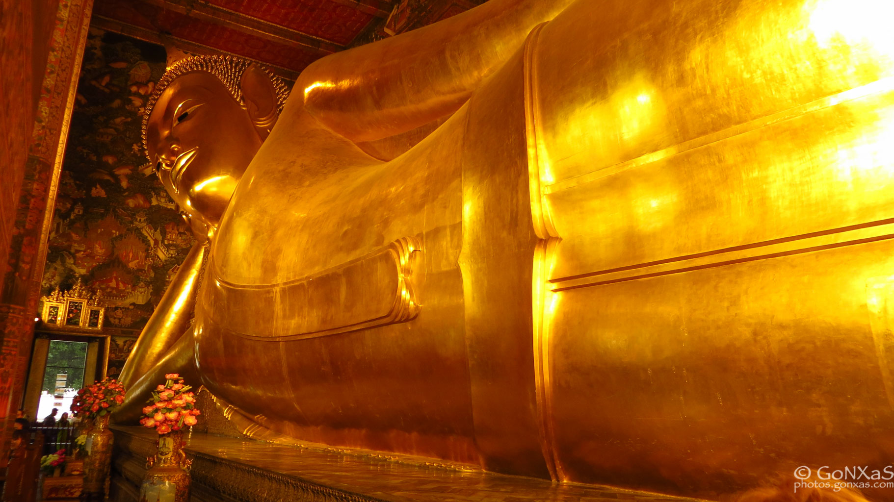 Foto Buddha recostado